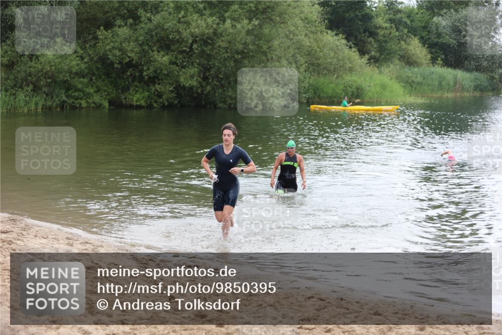 21.06.2026 - 29. Vierlanden-Triathlon Andreas Tolksdorf http://msf.ph/oto/9850395 21.06.2026 10:12:58 Schwimmen 396, 542, 549 meine-sportfotos.de