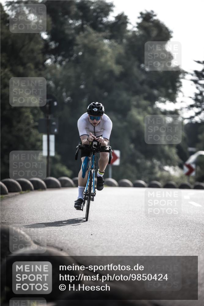 21.06.2026 - 29. Vierlanden-Triathlon H.Heesch http://msf.ph/oto/9850424 21.06.2026 08:47:24 Radfahren 12 meine-sportfotos.de