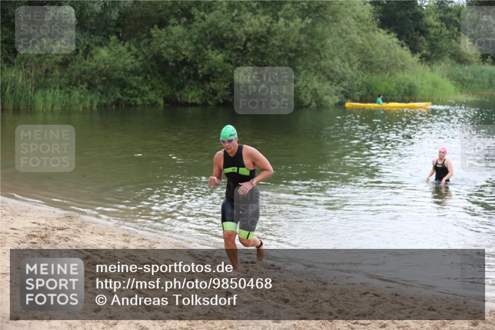 21.06.2026 - 29. Vierlanden-Triathlon Andreas Tolksdorf http://msf.ph/oto/9850468 21.06.2026 10:13:06 Schwimmen 549, 620 meine-sportfotos.de