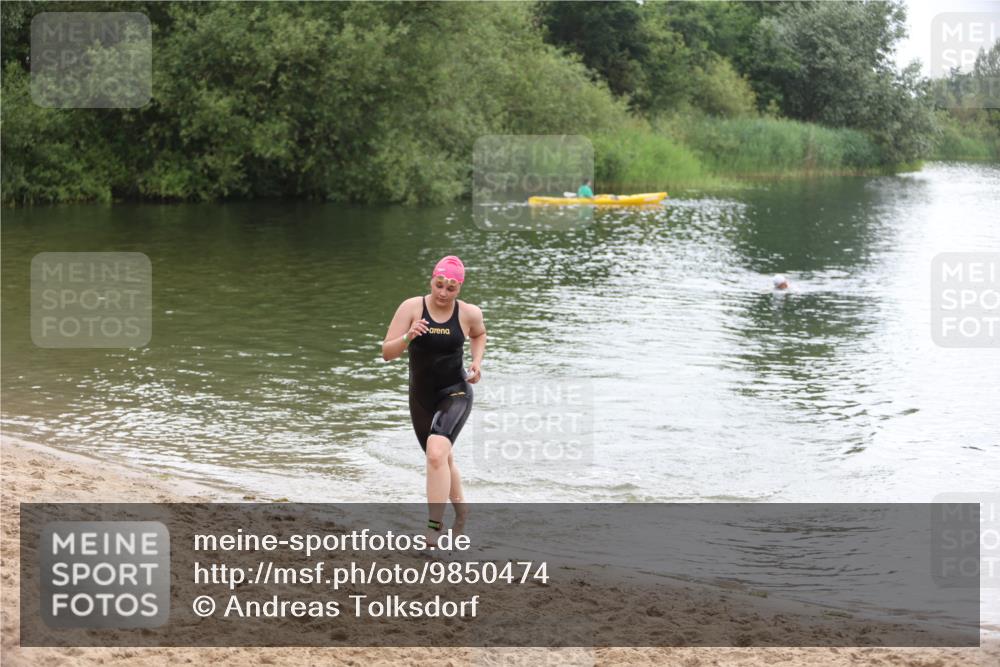 21.06.2026 - 29. Vierlanden-Triathlon Andreas Tolksdorf http://msf.ph/oto/9850474 21.06.2026 10:13:13 Schwimmen 549, 620 meine-sportfotos.de