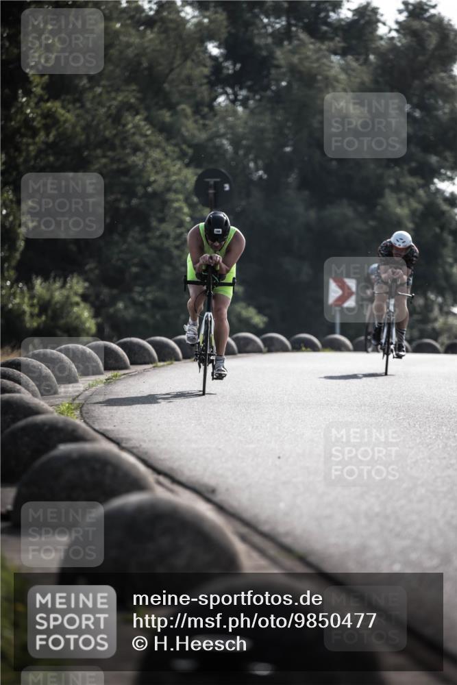 21.06.2026 - 29. Vierlanden-Triathlon H.Heesch http://msf.ph/oto/9850477 21.06.2026 08:48:01 Radfahren 32, 155, 166 meine-sportfotos.de