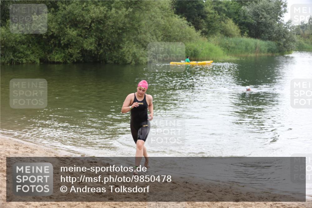 21.06.2026 - 29. Vierlanden-Triathlon Andreas Tolksdorf http://msf.ph/oto/9850478 21.06.2026 10:13:13 Schwimmen 549, 620 meine-sportfotos.de