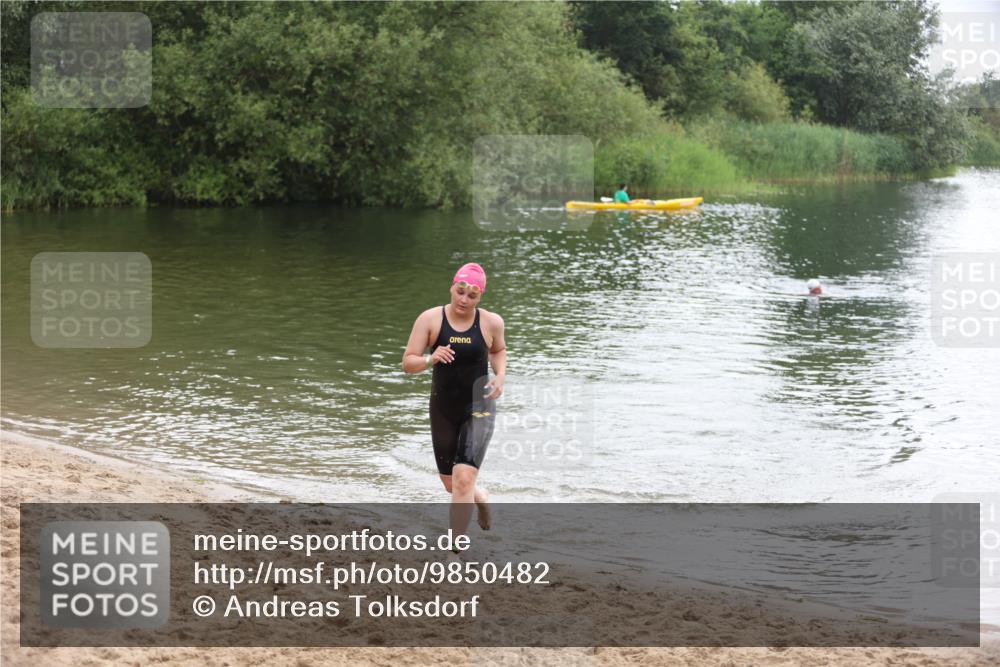 21.06.2026 - 29. Vierlanden-Triathlon Andreas Tolksdorf http://msf.ph/oto/9850482 21.06.2026 10:13:13 Schwimmen 549, 620 meine-sportfotos.de