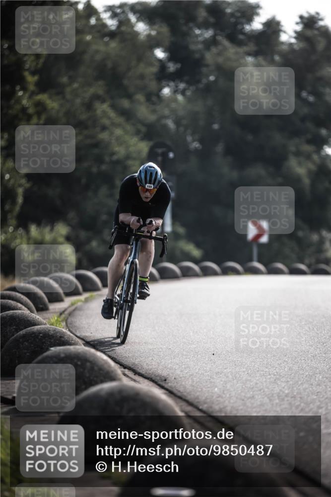 21.06.2026 - 29. Vierlanden-Triathlon H.Heesch http://msf.ph/oto/9850487 21.06.2026 08:48:05 Radfahren 32, 155, 166 meine-sportfotos.de