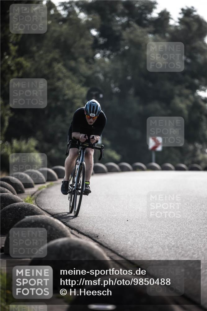 21.06.2026 - 29. Vierlanden-Triathlon H.Heesch http://msf.ph/oto/9850488 21.06.2026 08:48:05 Radfahren 32, 155, 166 meine-sportfotos.de