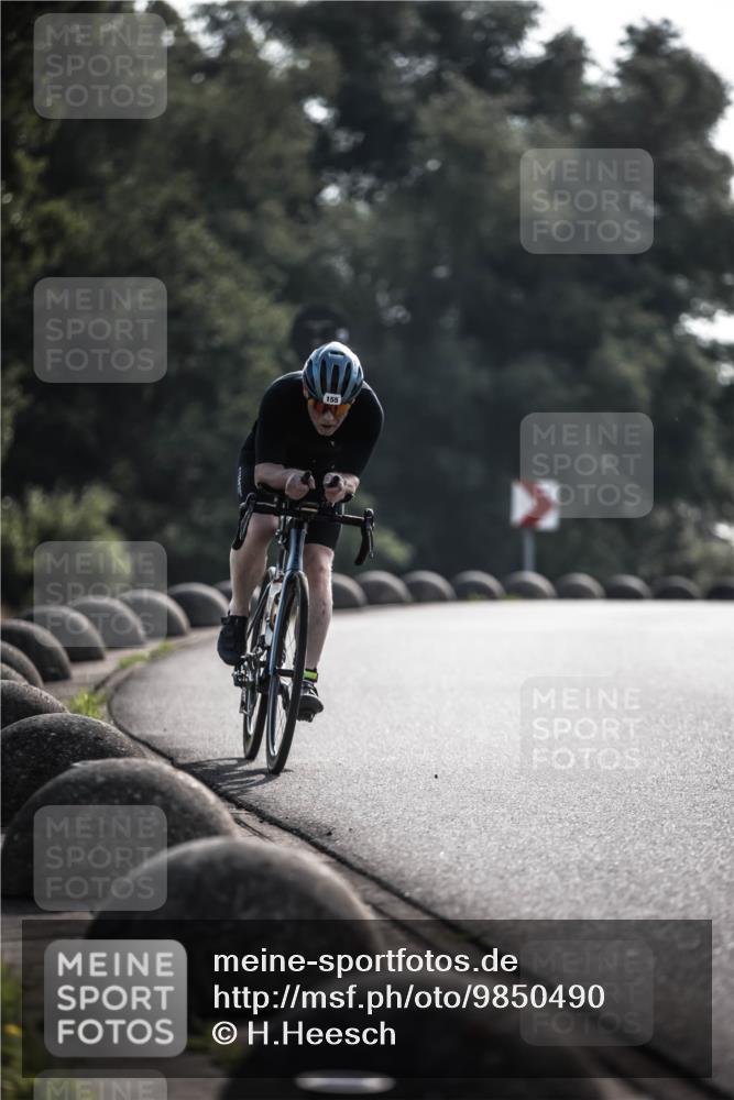 21.06.2026 - 29. Vierlanden-Triathlon H.Heesch http://msf.ph/oto/9850490 21.06.2026 08:48:05 Radfahren 32, 155, 166 meine-sportfotos.de
