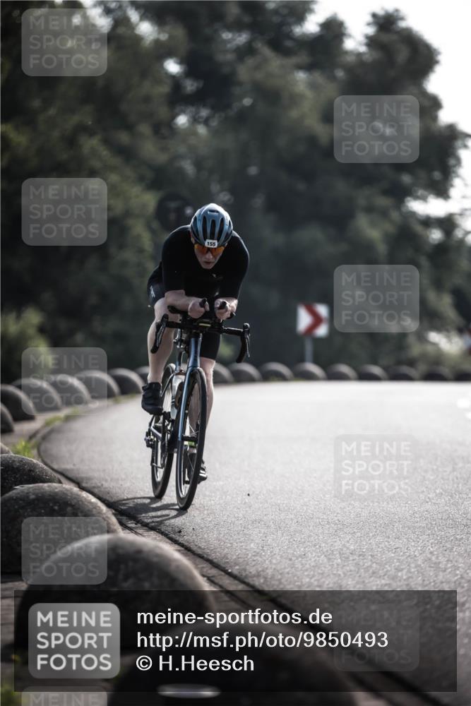 21.06.2026 - 29. Vierlanden-Triathlon H.Heesch http://msf.ph/oto/9850493 21.06.2026 08:48:06 Radfahren 32, 155, 166 meine-sportfotos.de