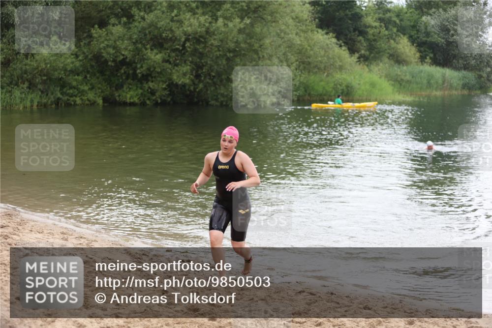 21.06.2026 - 29. Vierlanden-Triathlon Andreas Tolksdorf http://msf.ph/oto/9850503 21.06.2026 10:13:13 Schwimmen 549, 620 meine-sportfotos.de