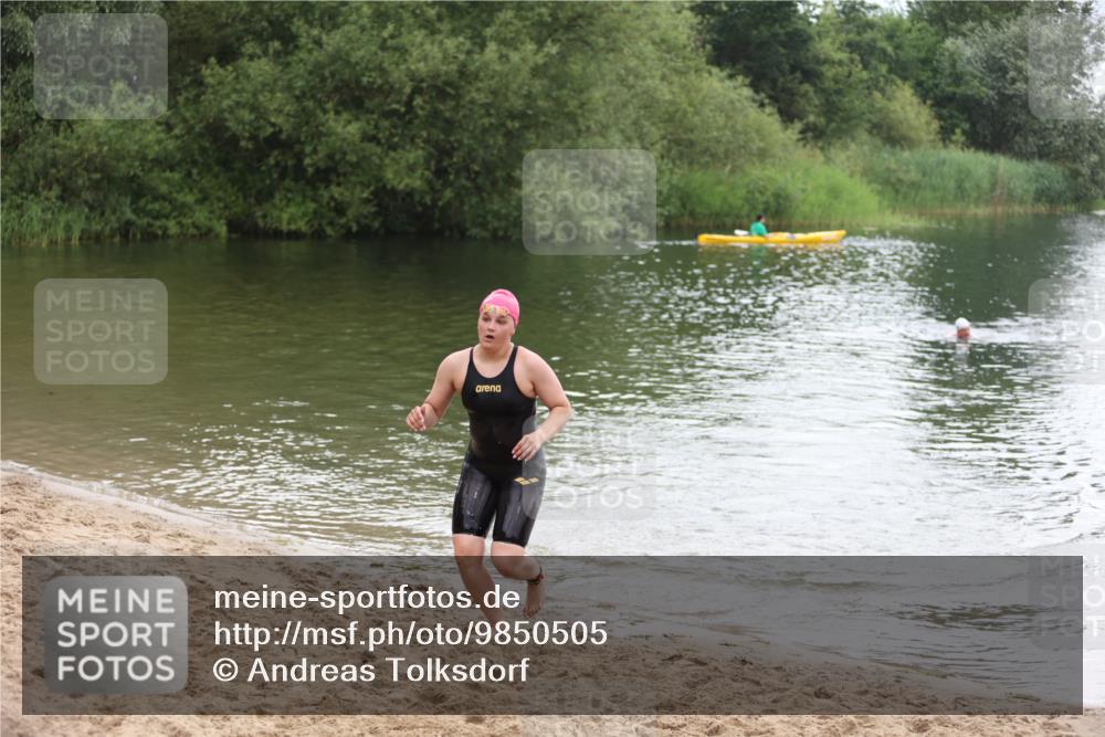 21.06.2026 - 29. Vierlanden-Triathlon Andreas Tolksdorf http://msf.ph/oto/9850505 21.06.2026 10:13:13 Schwimmen 549, 620 meine-sportfotos.de