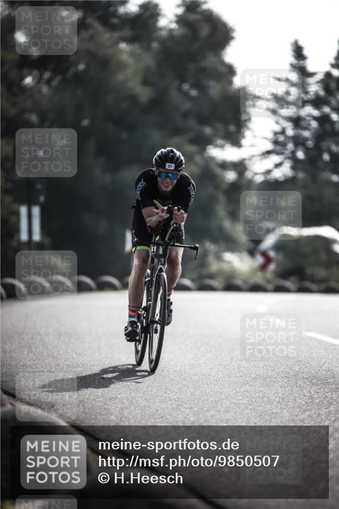 21.06.2026 - 29. Vierlanden-Triathlon H.Heesch http://msf.ph/oto/9850507 21.06.2026 08:48:22 Radfahren 10, 21 meine-sportfotos.de