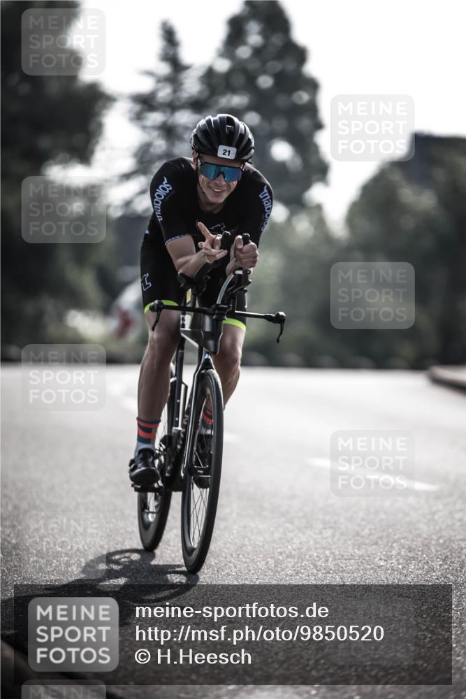 21.06.2026 - 29. Vierlanden-Triathlon H.Heesch http://msf.ph/oto/9850520 21.06.2026 08:48:23 Radfahren 10, 21 meine-sportfotos.de