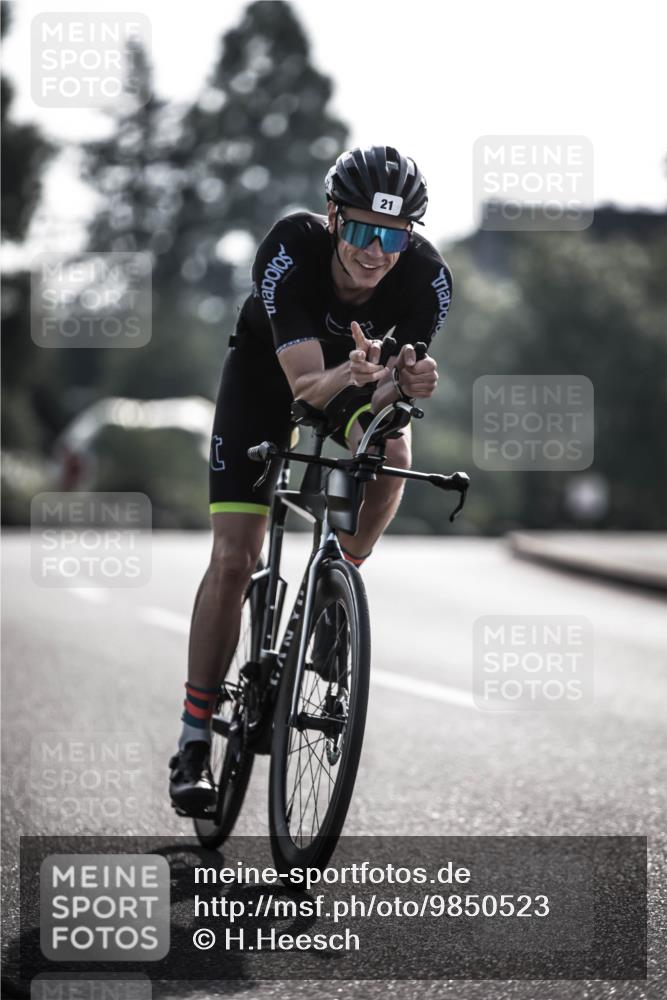 21.06.2026 - 29. Vierlanden-Triathlon H.Heesch http://msf.ph/oto/9850523 21.06.2026 08:48:23 Radfahren 10, 21 meine-sportfotos.de