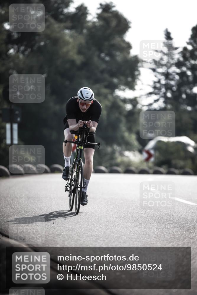 21.06.2026 - 29. Vierlanden-Triathlon H.Heesch http://msf.ph/oto/9850524 21.06.2026 08:48:26 Radfahren 10, 21 meine-sportfotos.de