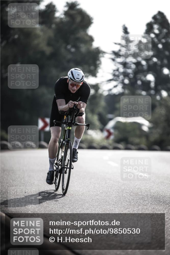 21.06.2026 - 29. Vierlanden-Triathlon H.Heesch http://msf.ph/oto/9850530 21.06.2026 08:48:26 Radfahren 10, 21 meine-sportfotos.de