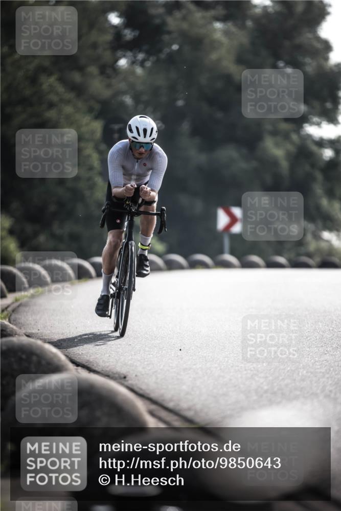 21.06.2026 - 29. Vierlanden-Triathlon H.Heesch http://msf.ph/oto/9850643 21.06.2026 08:49:57 Radfahren 62 meine-sportfotos.de