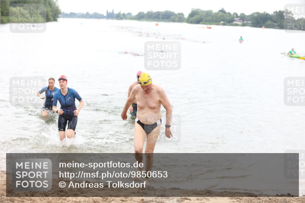 21.06.2026 - 29. Vierlanden-Triathlon Andreas Tolksdorf http://msf.ph/oto/9850653 21.06.2026 10:15:15 Schwimmen 496, 526, 564, 584, 614, 621 meine-sportfotos.de
