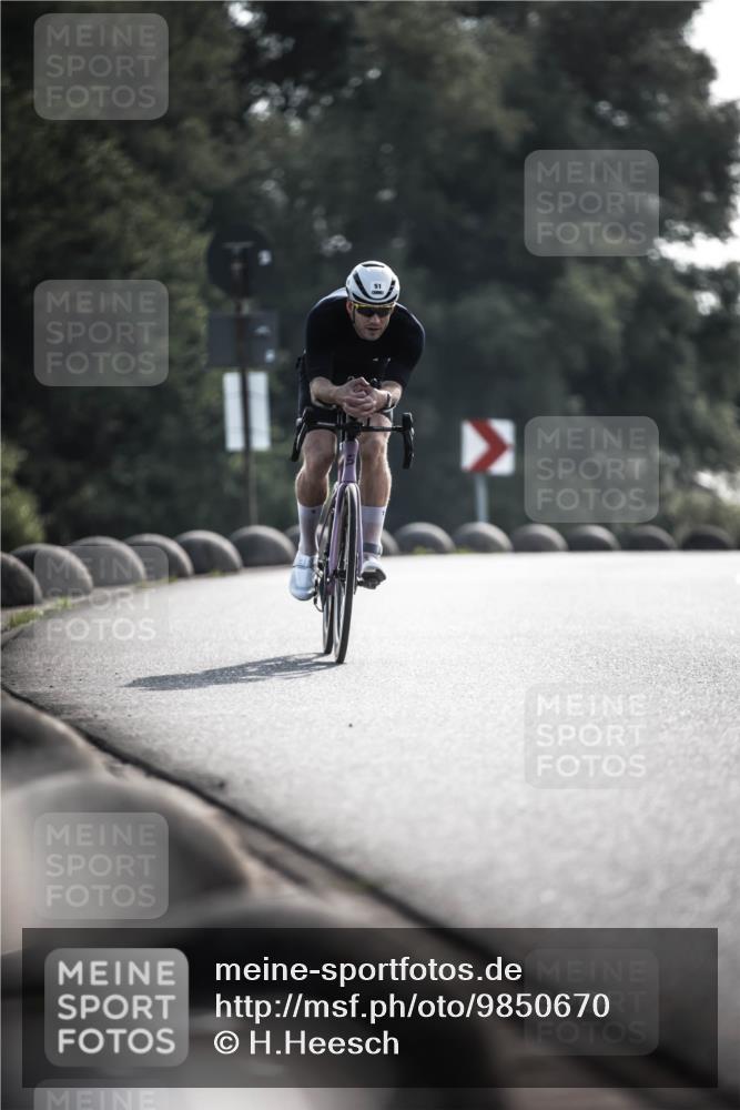 21.06.2026 - 29. Vierlanden-Triathlon H.Heesch http://msf.ph/oto/9850670 21.06.2026 08:50:13 Radfahren 51, 106 meine-sportfotos.de