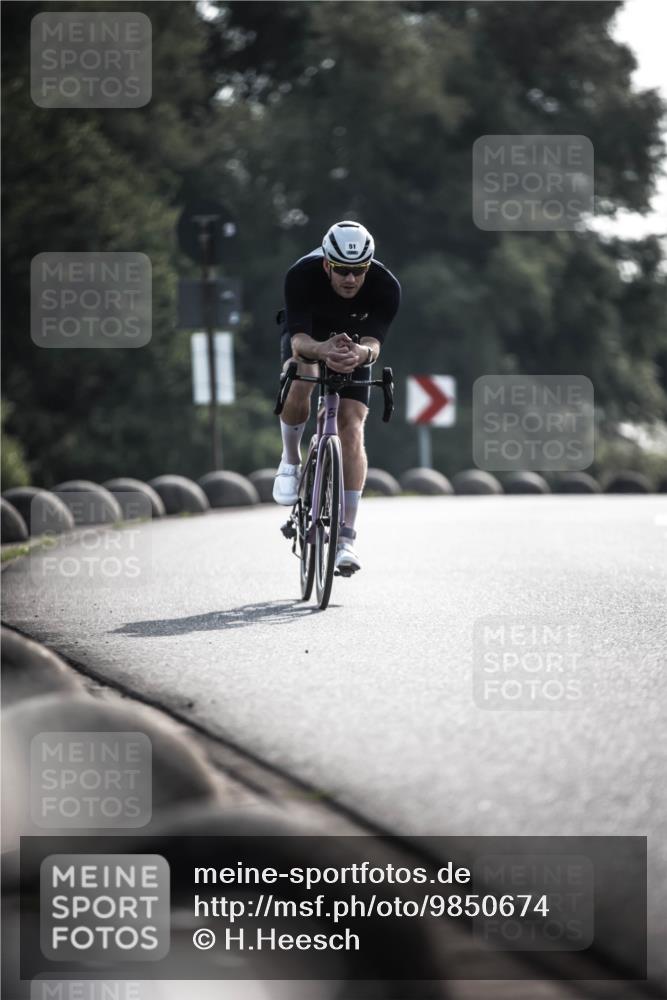 21.06.2026 - 29. Vierlanden-Triathlon H.Heesch http://msf.ph/oto/9850674 21.06.2026 08:50:13 Radfahren 51, 106 meine-sportfotos.de