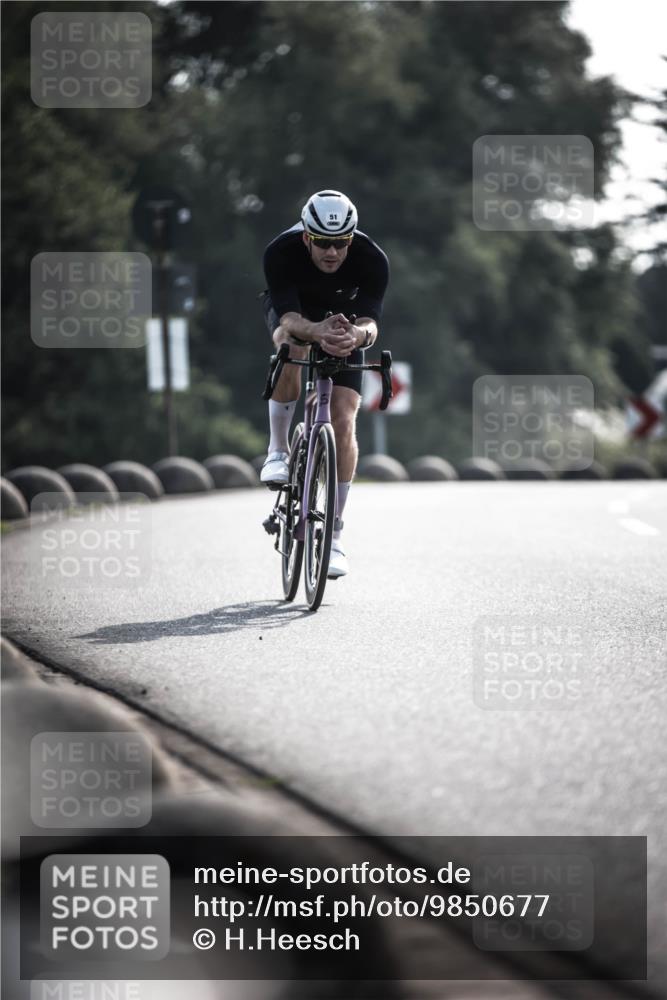 21.06.2026 - 29. Vierlanden-Triathlon H.Heesch http://msf.ph/oto/9850677 21.06.2026 08:50:13 Radfahren 51, 106 meine-sportfotos.de