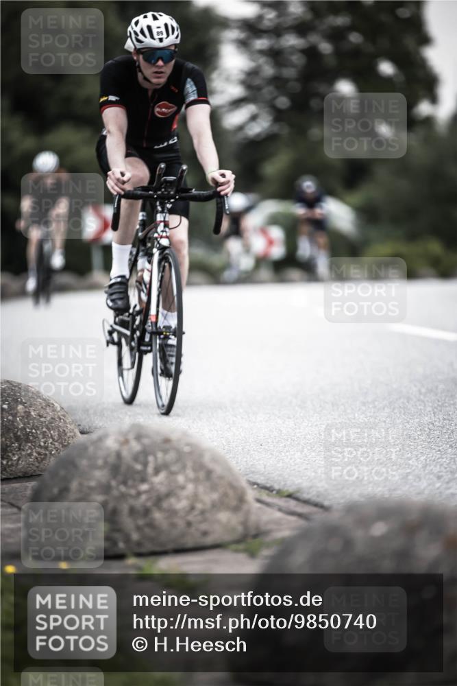 21.06.2026 - 29. Vierlanden-Triathlon H.Heesch http://msf.ph/oto/9850740 21.06.2026 10:27:13 Radfahren 24, 89, 101, 486, 517 meine-sportfotos.de