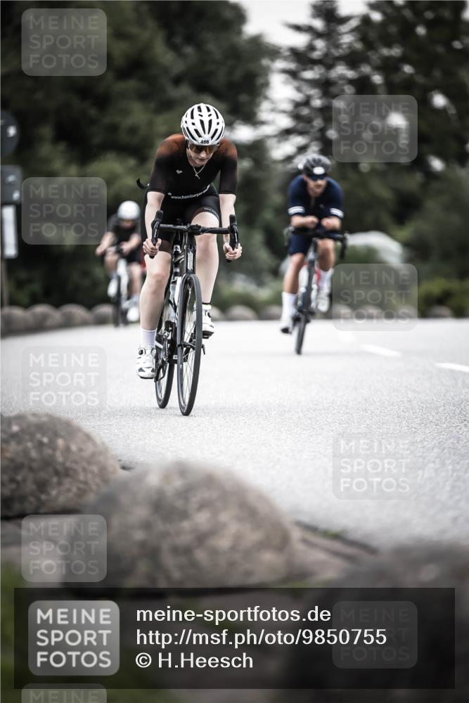 21.06.2026 - 29. Vierlanden-Triathlon H.Heesch http://msf.ph/oto/9850755 21.06.2026 10:27:15 Radfahren 24, 89, 101, 339, 378, 385, 486, 517 meine-sportfotos.de
