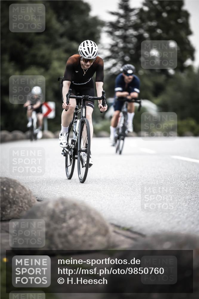 21.06.2026 - 29. Vierlanden-Triathlon H.Heesch http://msf.ph/oto/9850760 21.06.2026 10:27:15 Radfahren 24, 89, 101, 339, 378, 385, 486, 517 meine-sportfotos.de