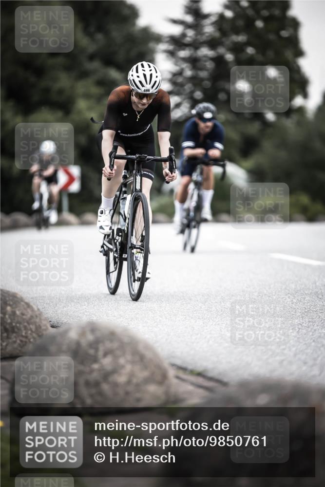 21.06.2026 - 29. Vierlanden-Triathlon H.Heesch http://msf.ph/oto/9850761 21.06.2026 10:27:15 Radfahren 24, 89, 101, 339, 378, 385, 486, 517 meine-sportfotos.de