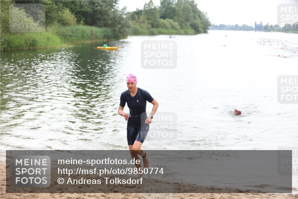 21.06.2026 - 29. Vierlanden-Triathlon Andreas Tolksdorf http://msf.ph/oto/9850774 21.06.2026 10:15:54 Schwimmen 552, 562, 587 meine-sportfotos.de