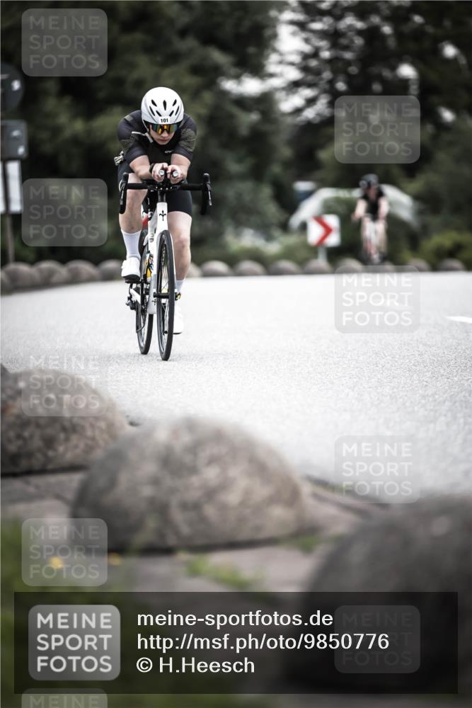 21.06.2026 - 29. Vierlanden-Triathlon H.Heesch http://msf.ph/oto/9850776 21.06.2026 10:27:18 Radfahren 24, 101, 223, 339, 378, 385, 391, 486, 513 meine-sportfotos.de
