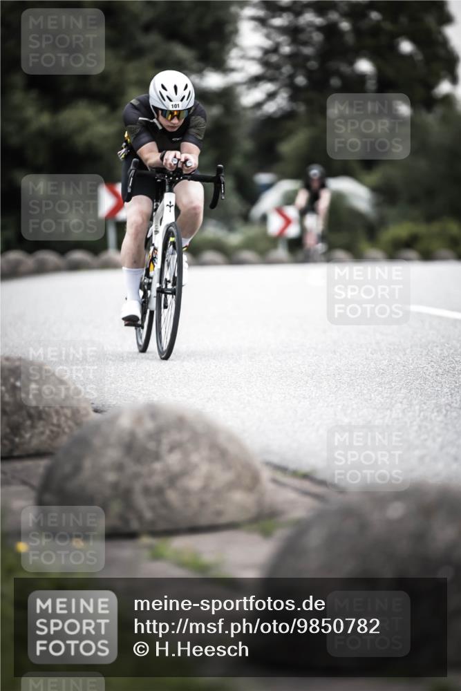 21.06.2026 - 29. Vierlanden-Triathlon H.Heesch http://msf.ph/oto/9850782 21.06.2026 10:27:18 Radfahren 24, 101, 223, 339, 378, 385, 391, 486, 513 meine-sportfotos.de