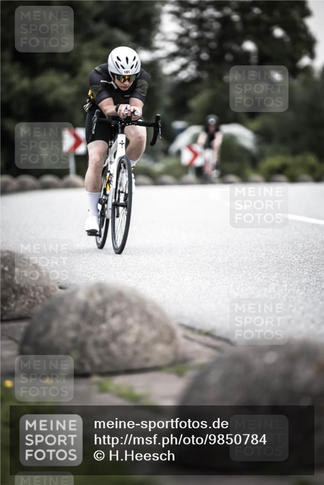 21.06.2026 - 29. Vierlanden-Triathlon H.Heesch http://msf.ph/oto/9850784 21.06.2026 10:27:18 Radfahren 24, 101, 223, 339, 378, 385, 391, 486, 513 meine-sportfotos.de