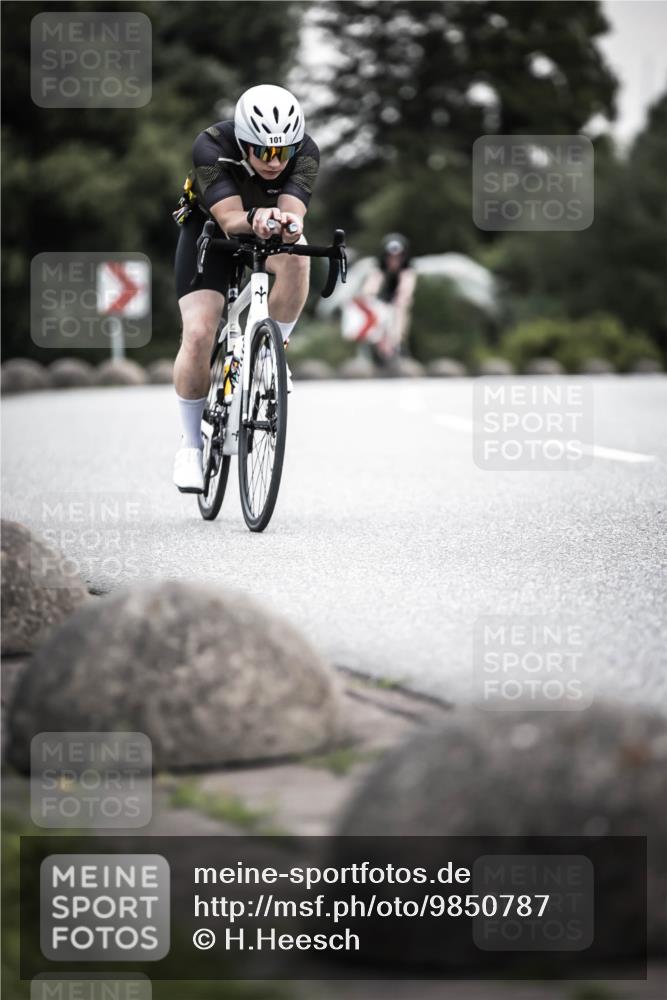 21.06.2026 - 29. Vierlanden-Triathlon H.Heesch http://msf.ph/oto/9850787 21.06.2026 10:27:19 Radfahren 10, 24, 101, 223, 298, 339, 378, 385, 391, 486, 513 meine-sportfotos.de