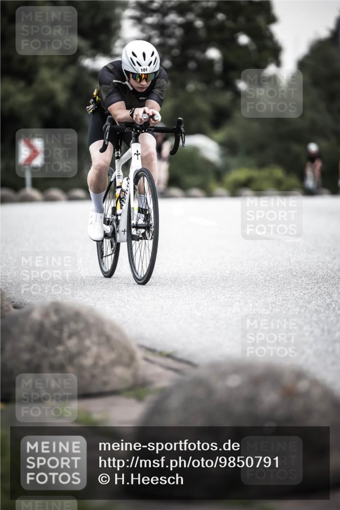 21.06.2026 - 29. Vierlanden-Triathlon H.Heesch http://msf.ph/oto/9850791 21.06.2026 10:27:19 Radfahren 10, 24, 101, 223, 298, 339, 378, 385, 391, 486, 513 meine-sportfotos.de