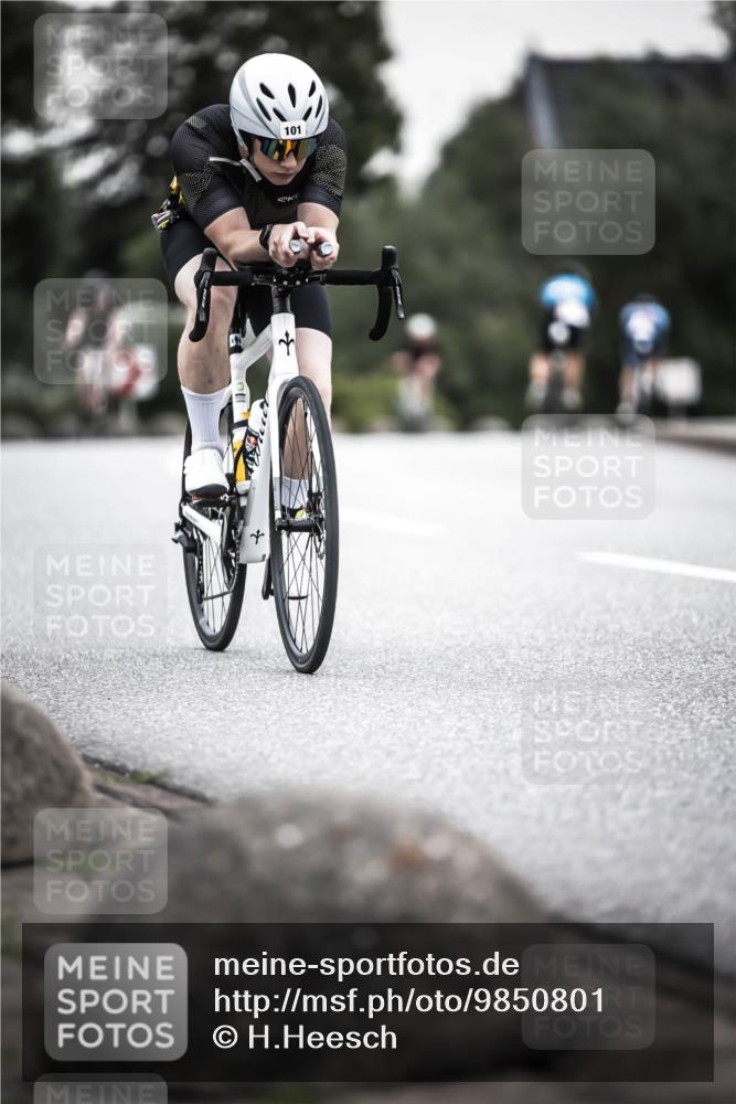 21.06.2026 - 29. Vierlanden-Triathlon H.Heesch http://msf.ph/oto/9850801 21.06.2026 10:27:19 Radfahren 10, 24, 101, 223, 298, 339, 378, 385, 391, 486, 513 meine-sportfotos.de
