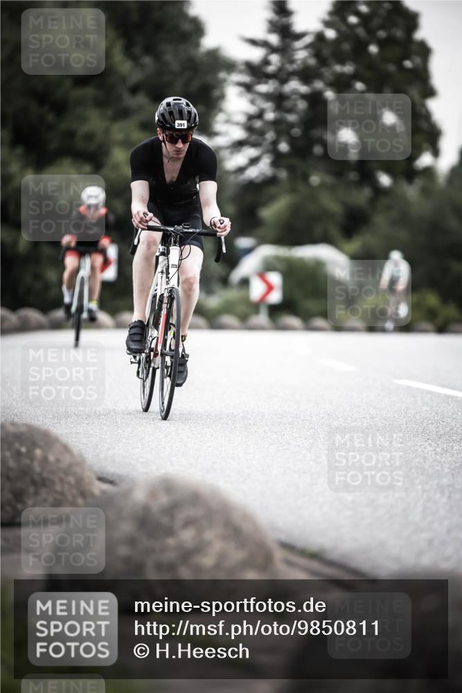 21.06.2026 - 29. Vierlanden-Triathlon H.Heesch http://msf.ph/oto/9850811 21.06.2026 10:27:24 Radfahren 10, 223, 298, 339, 378, 385, 391, 513, 563 meine-sportfotos.de