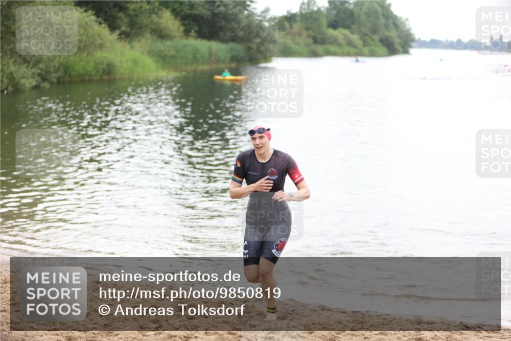 21.06.2026 - 29. Vierlanden-Triathlon Andreas Tolksdorf http://msf.ph/oto/9850819 21.06.2026 10:16:02 Schwimmen 587 meine-sportfotos.de