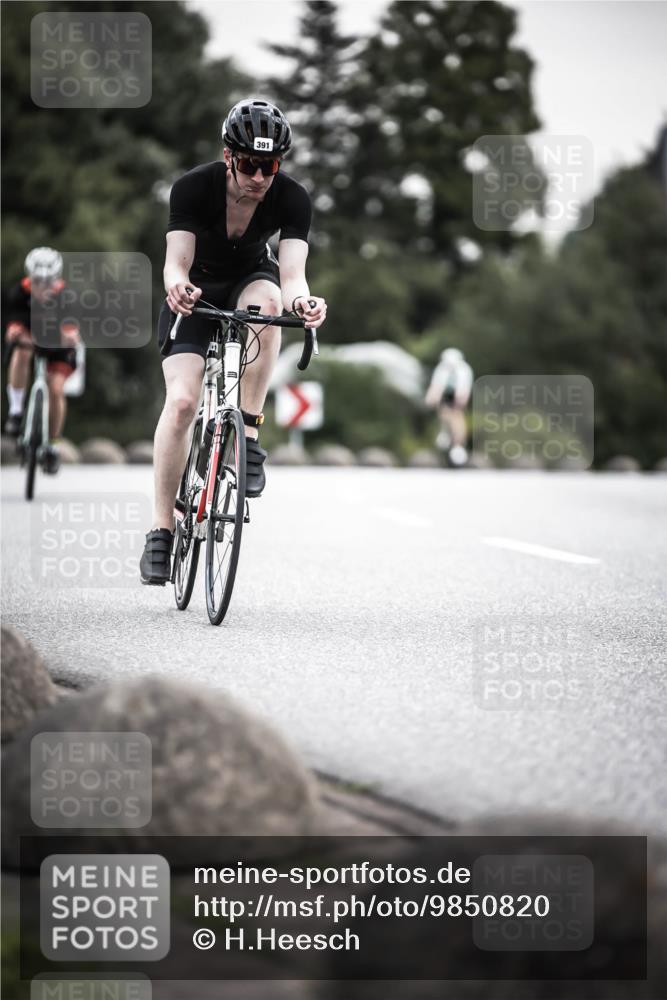 21.06.2026 - 29. Vierlanden-Triathlon H.Heesch http://msf.ph/oto/9850820 21.06.2026 10:27:24 Radfahren 10, 223, 298, 339, 378, 385, 391, 513, 563 meine-sportfotos.de