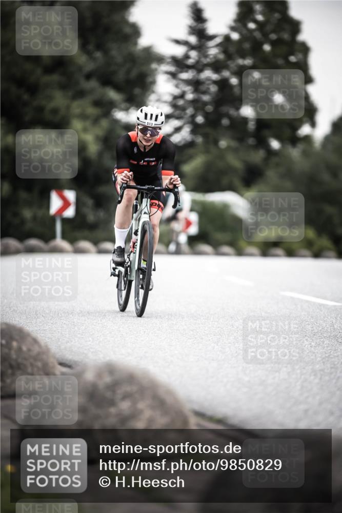 21.06.2026 - 29. Vierlanden-Triathlon H.Heesch http://msf.ph/oto/9850829 21.06.2026 10:27:25 Radfahren 10, 223, 298, 339, 378, 385, 391, 513, 563 meine-sportfotos.de