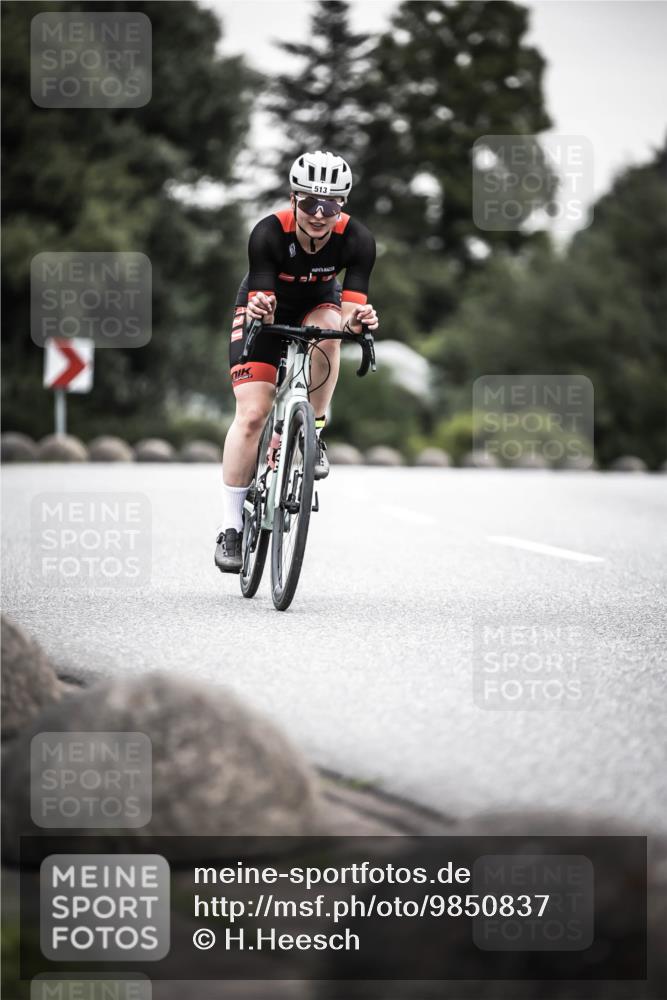 21.06.2026 - 29. Vierlanden-Triathlon H.Heesch http://msf.ph/oto/9850837 21.06.2026 10:27:26 Radfahren 10, 223, 298, 339, 378, 385, 391, 513, 563 meine-sportfotos.de