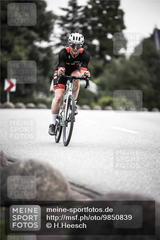 21.06.2026 - 29. Vierlanden-Triathlon H.Heesch http://msf.ph/oto/9850839 21.06.2026 10:27:26 Radfahren 10, 223, 298, 339, 378, 385, 391, 513, 563 meine-sportfotos.de