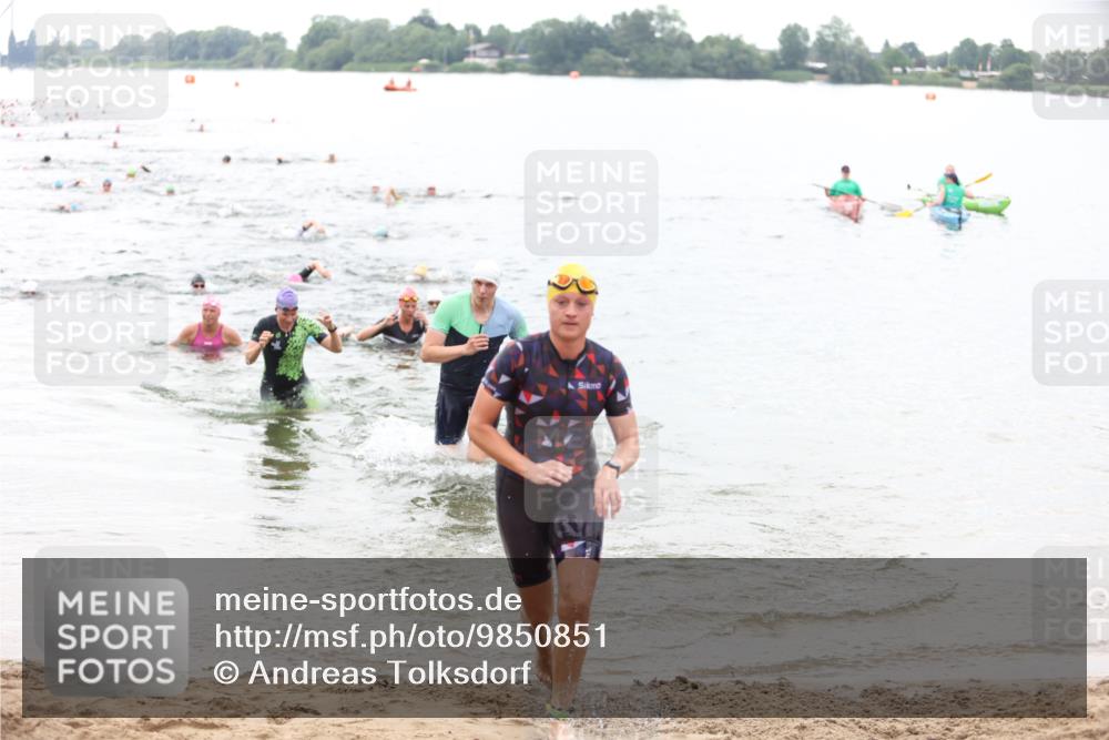 21.06.2026 - 29. Vierlanden-Triathlon Andreas Tolksdorf http://msf.ph/oto/9850851 21.06.2026 10:16:35 Schwimmen 384, 441, 540, 577, 604, 622 meine-sportfotos.de