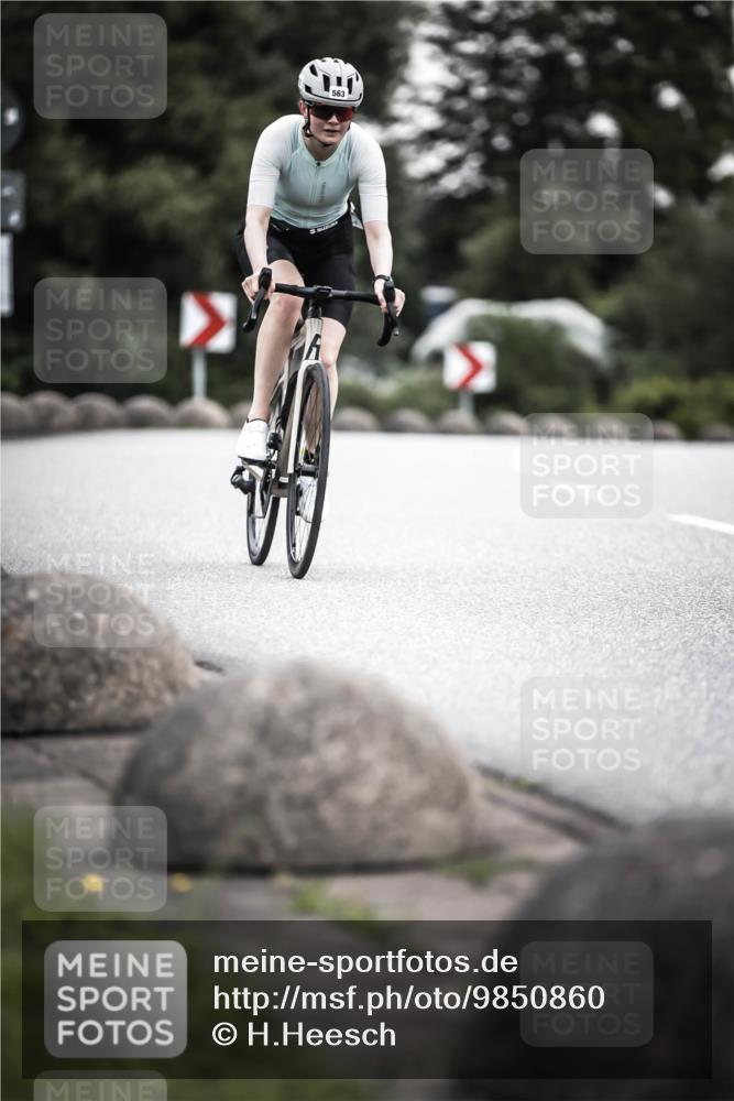 21.06.2026 - 29. Vierlanden-Triathlon H.Heesch http://msf.ph/oto/9850860 21.06.2026 10:27:31 Radfahren 87, 186, 563 meine-sportfotos.de