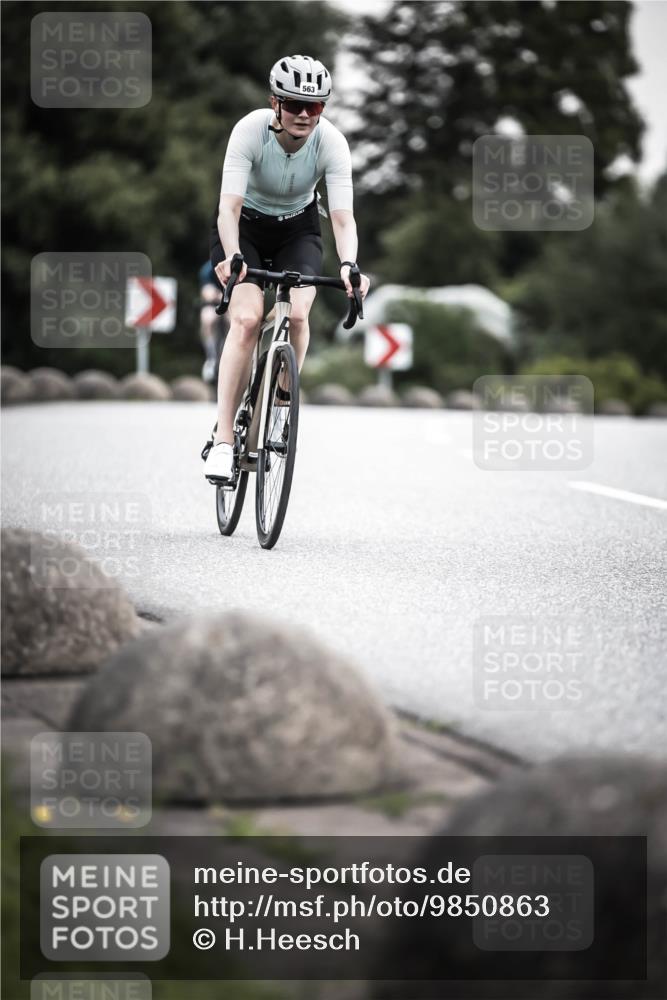21.06.2026 - 29. Vierlanden-Triathlon H.Heesch http://msf.ph/oto/9850863 21.06.2026 10:27:31 Radfahren 87, 186, 563 meine-sportfotos.de