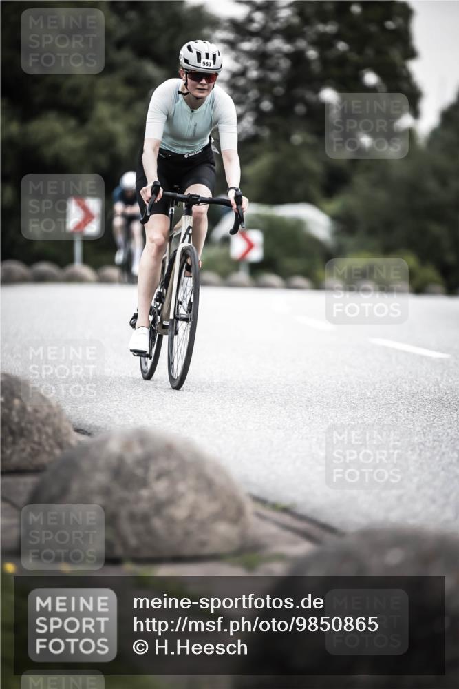 21.06.2026 - 29. Vierlanden-Triathlon H.Heesch http://msf.ph/oto/9850865 21.06.2026 10:27:31 Radfahren 87, 186, 563 meine-sportfotos.de