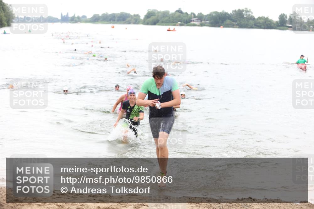 21.06.2026 - 29. Vierlanden-Triathlon Andreas Tolksdorf http://msf.ph/oto/9850866 21.06.2026 10:16:37 Schwimmen 384, 540, 577, 604, 613, 622 meine-sportfotos.de