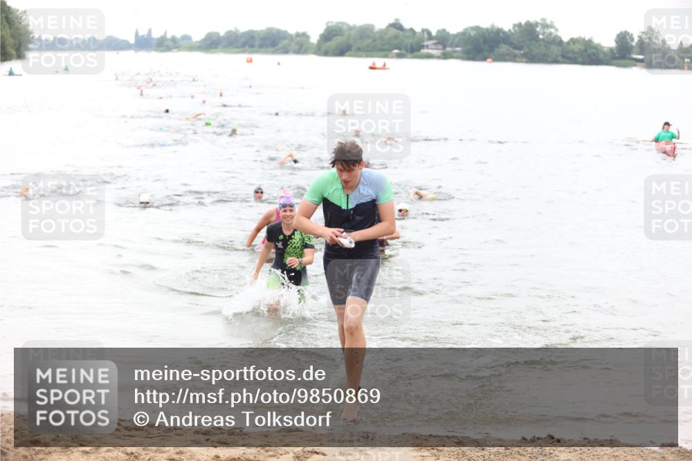 21.06.2026 - 29. Vierlanden-Triathlon Andreas Tolksdorf http://msf.ph/oto/9850869 21.06.2026 10:16:37 Schwimmen 384, 540, 577, 604, 613, 622 meine-sportfotos.de