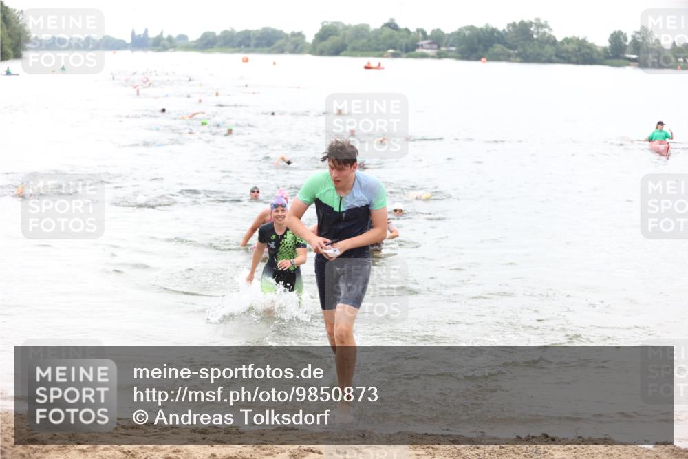 21.06.2026 - 29. Vierlanden-Triathlon Andreas Tolksdorf http://msf.ph/oto/9850873 21.06.2026 10:16:37 Schwimmen 384, 540, 577, 604, 613, 622 meine-sportfotos.de