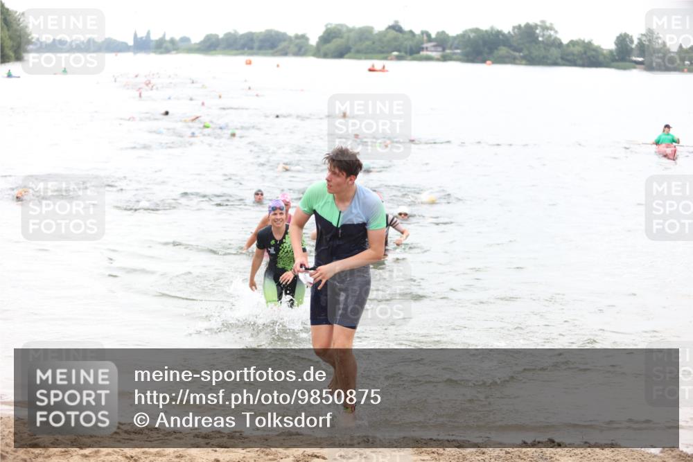 21.06.2026 - 29. Vierlanden-Triathlon Andreas Tolksdorf http://msf.ph/oto/9850875 21.06.2026 10:16:37 Schwimmen 384, 540, 577, 604, 613, 622 meine-sportfotos.de