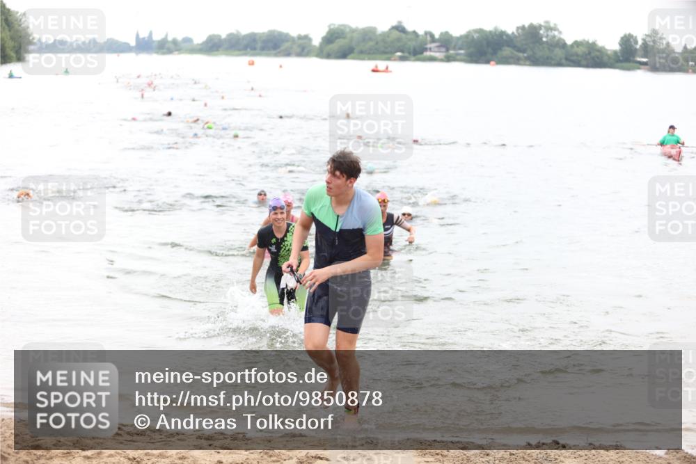21.06.2026 - 29. Vierlanden-Triathlon Andreas Tolksdorf http://msf.ph/oto/9850878 21.06.2026 10:16:37 Schwimmen 384, 540, 577, 604, 613, 622 meine-sportfotos.de