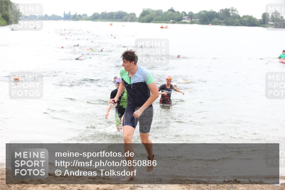 21.06.2026 - 29. Vierlanden-Triathlon Andreas Tolksdorf http://msf.ph/oto/9850886 21.06.2026 10:16:38 Schwimmen 328, 384, 540, 577, 604, 613, 622 meine-sportfotos.de
